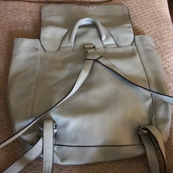 Backpack - Picture 3 of 4